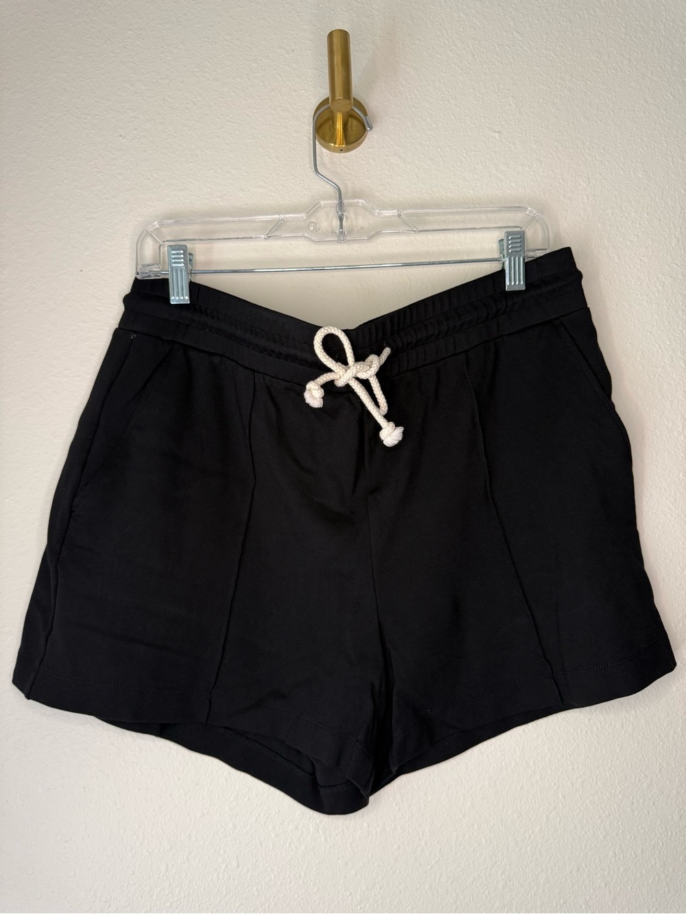 LOFT Black Drawstring Pull-On Shorts Women’s size Large